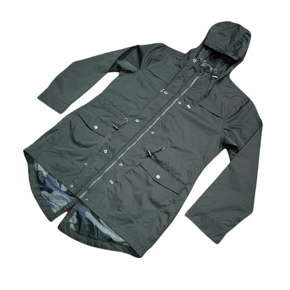 Time And Tru Women's Green Jacket Lightweight Wind Resistant Anorak 52469 (SZ M) - Picture 3 of 9